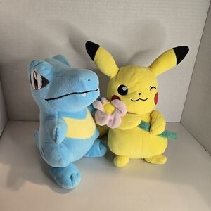 Pokemon Jazwares 2021 Pikachu Flower Totodile Plush Lot of 2 Stuffed Animals